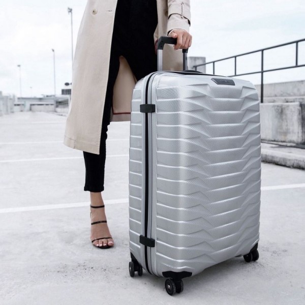 Samsonite - Valise moyenne 4 roues... Samsonite - Valise moyenne 4 roues...