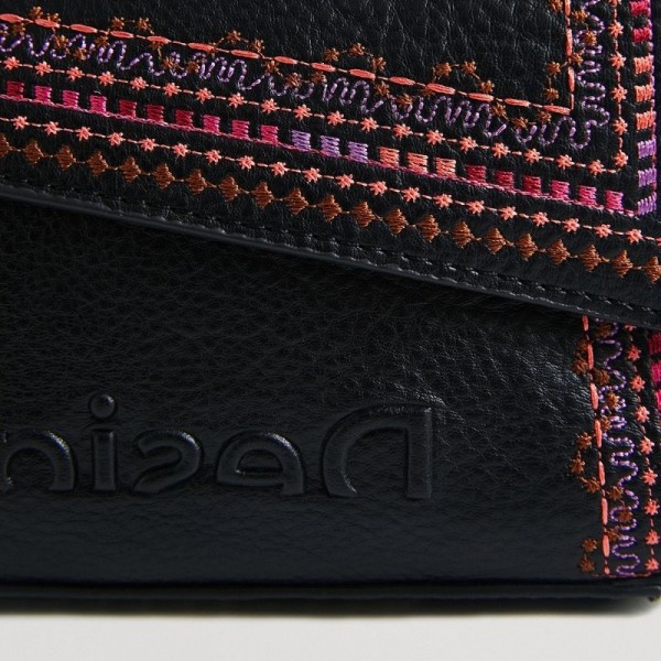 Desigual - Sac avec des broderies... Desigual - Sac avec des broderies...