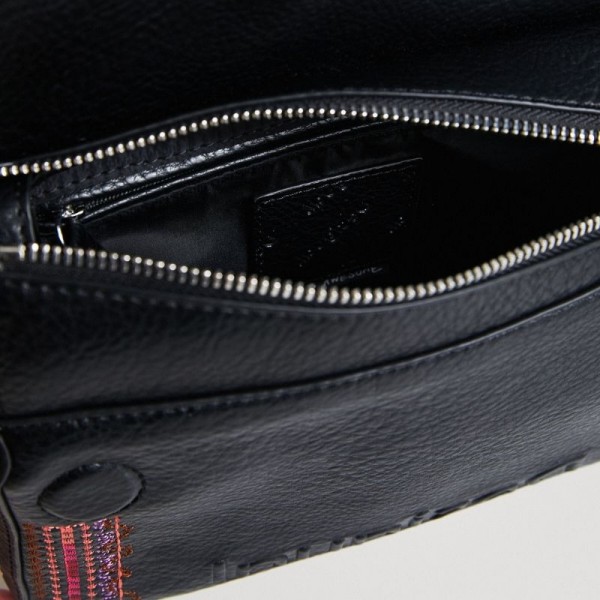 Desigual - Sac avec des broderies... Desigual - Sac avec des broderies...