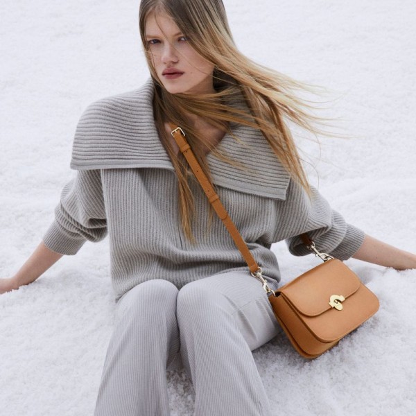 Lancaster - Sac besace Paris médaille... Lancaster - Sac besace Paris médaille...