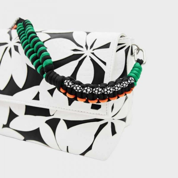 Desigual - Sac bandoulière à fleurs... Desigual - Sac bandoulière à fleurs...