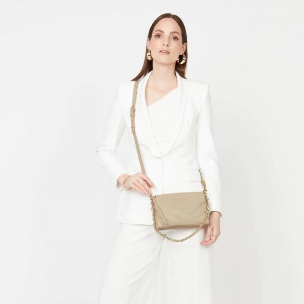 Lancaster - Pochette en cuir soft... Lancaster - Pochette en cuir soft...