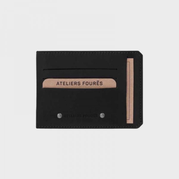 Porte cartes noir en cuir de la marque Ateliers Fourès