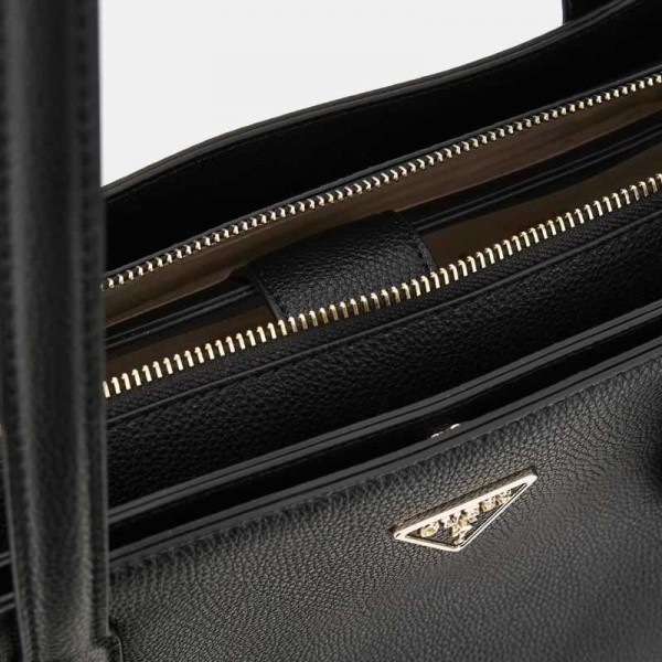 Guess - Sac cabas Power Play Charm