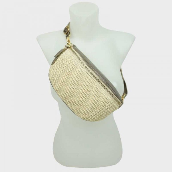 Anais - Sac banane en raphia garni... Anais - Sac banane en raphia garni...
