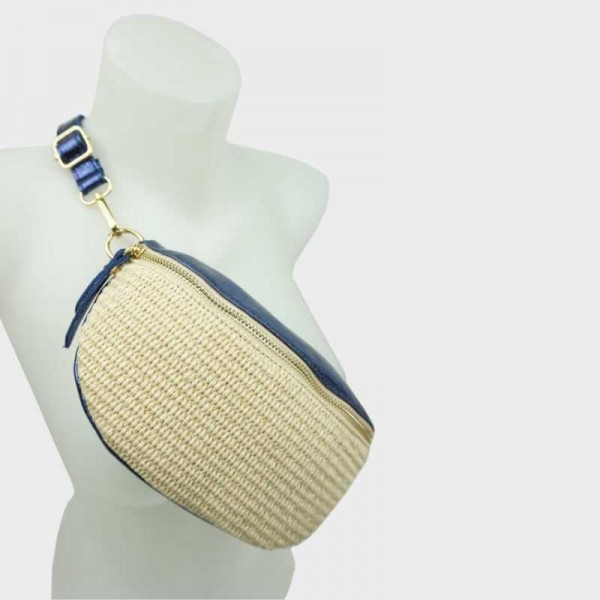 Anais - Sac banane en raphia garni... Anais - Sac banane en raphia garni...