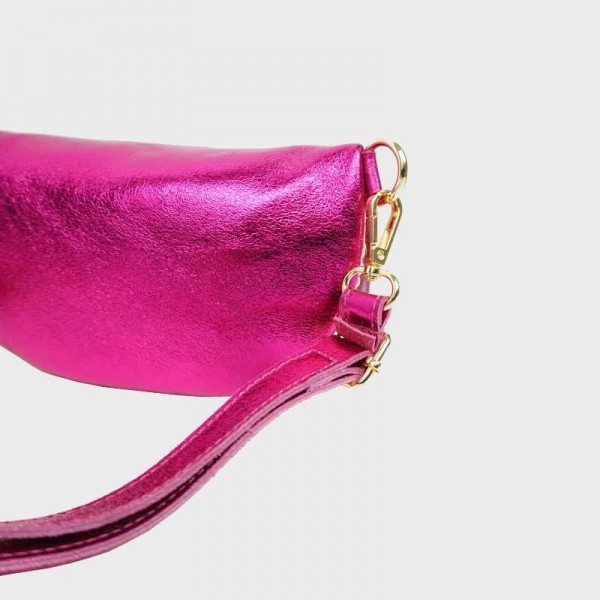 Anais - Sac banane en raphia garni...