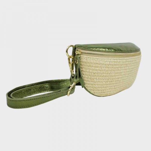 Anais - Sac banane en raphia garni... Anais - Sac banane en raphia garni...