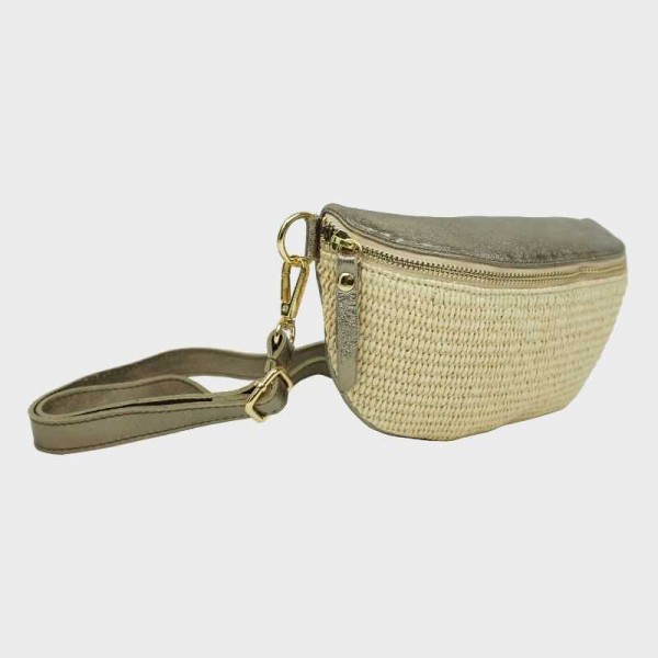 Anais - Sac banane en raphia garni... Anais - Sac banane en raphia garni...