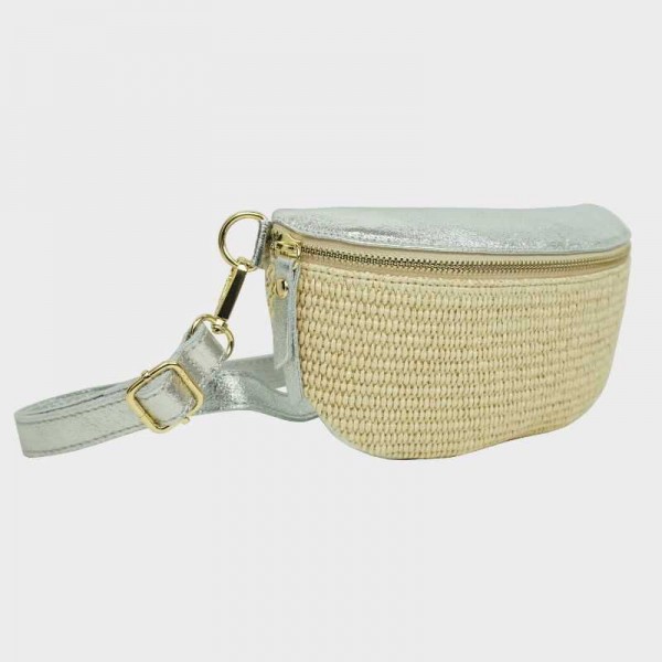 Anais - Sac banane en raphia garni... Anais - Sac banane en raphia garni...