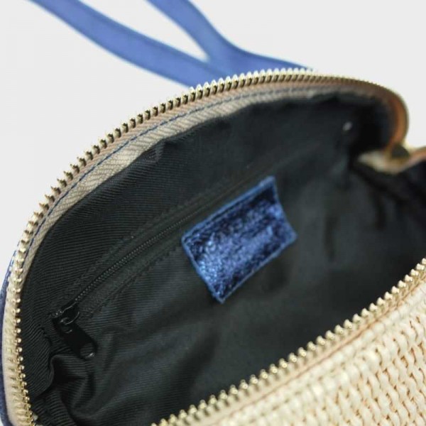 Anais - Sac banane en raphia garni... Anais - Sac banane en raphia garni...