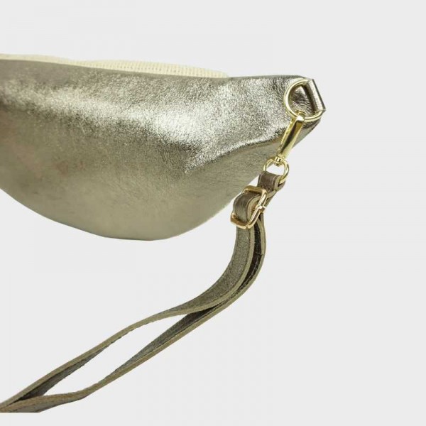 Anais - Sac banane en raphia garni...