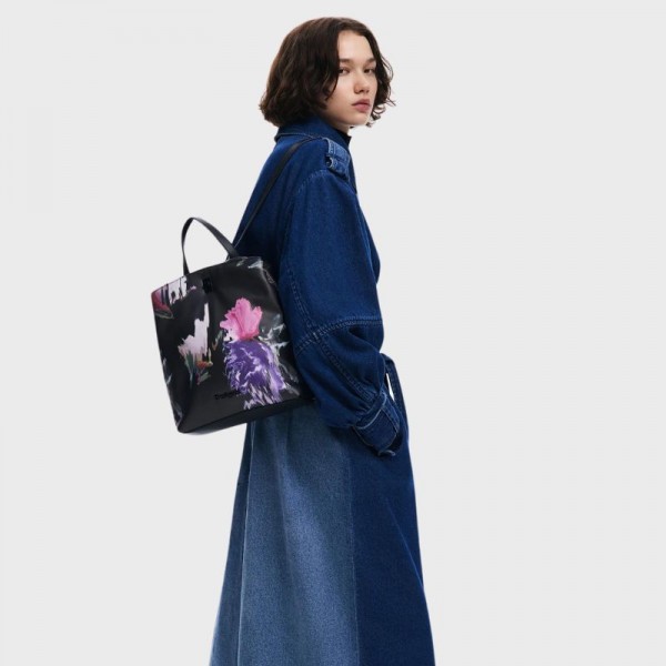 Desigual - Sac à dos noir à fleurs... Desigual - Sac à dos noir à fleurs...