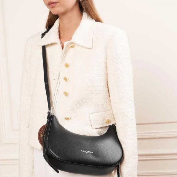 Lancaster - Sac demi lune en cuir... Lancaster - Sac demi lune en cuir...