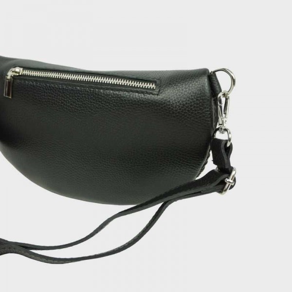 Anais - Sac banane en raphia garni... Anais - Sac banane en raphia garni...