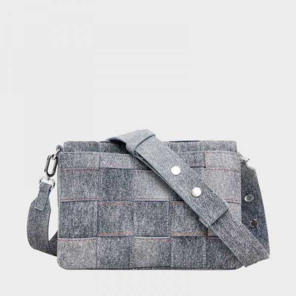 Desigual - Sac bandoulière en jean... Desigual - Sac bandoulière en jean...