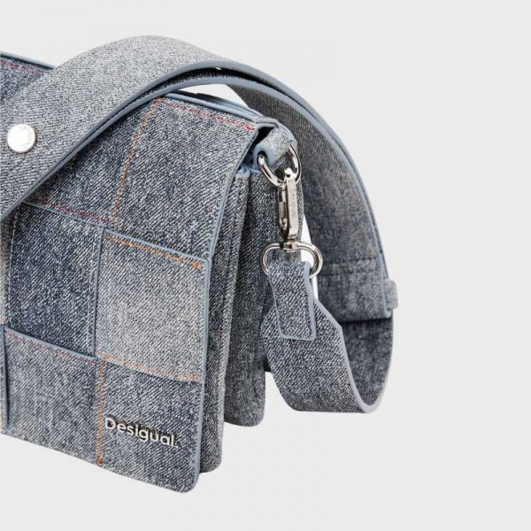 Desigual - Sac bandoulière en jean... Desigual - Sac bandoulière en jean...