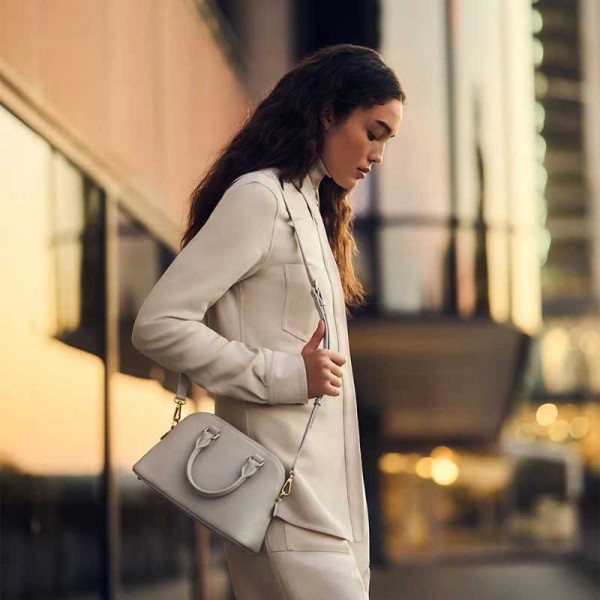 Lancaster - Sac à main demi lune... Lancaster - Sac à main demi lune...