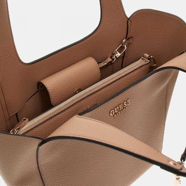 Guess - Sac porté épaule Helina Guess - Sac porté épaule Helina