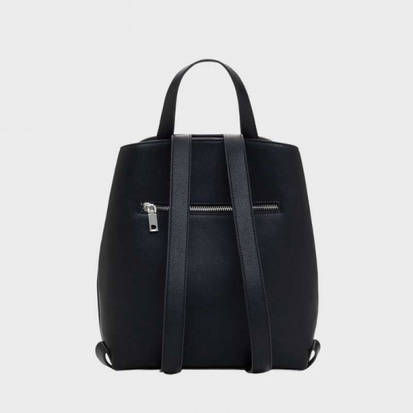 Desigual - Sac à dos noir perforé... Desigual - Sac à dos noir perforé...