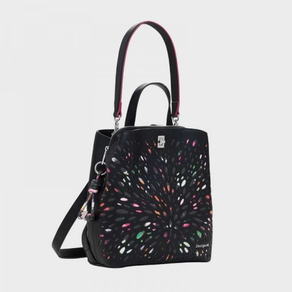 Desigual - Sac à dos noir perforé... Desigual - Sac à dos noir perforé...