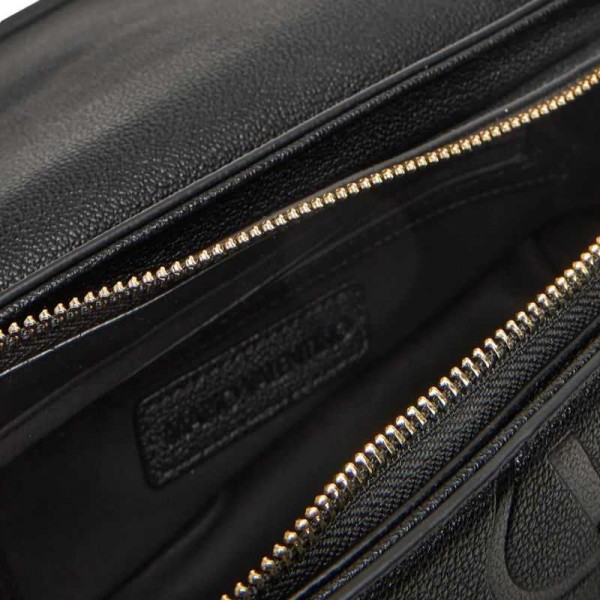 Valentino - Sac baguette porté épaule... Valentino - Sac baguette porté épaule...