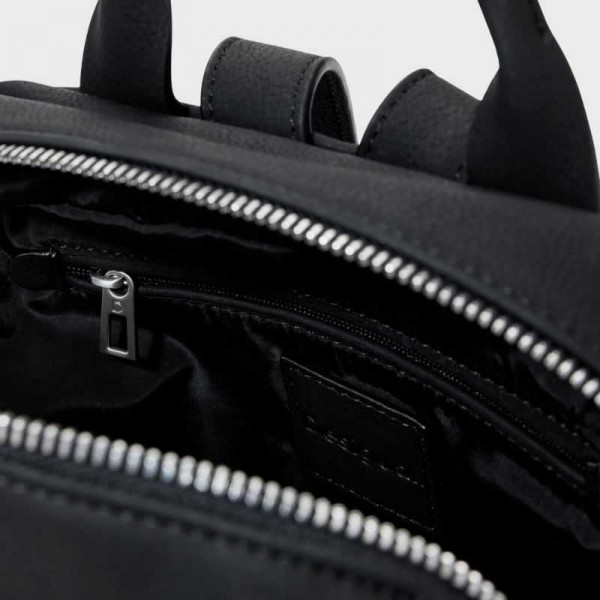 Desigual - Sac à dos noir à clous...