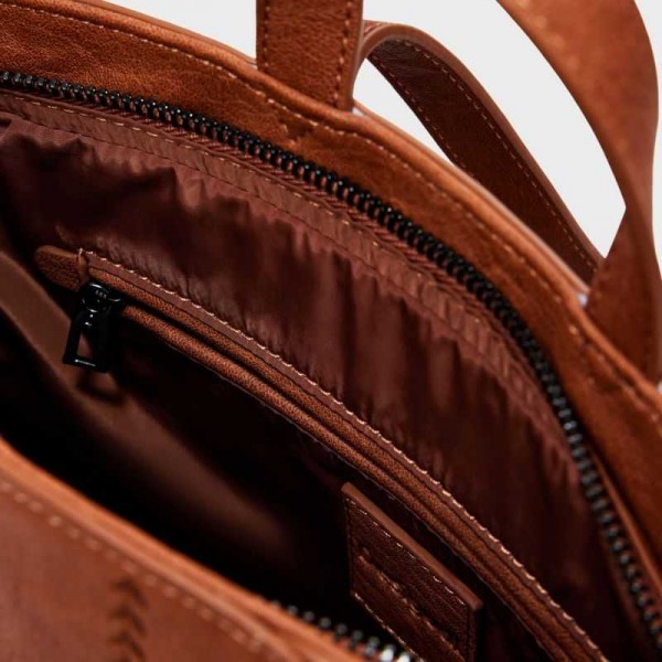 Desigual - Sac à dos marron clouté... Desigual - Sac à dos marron clouté...