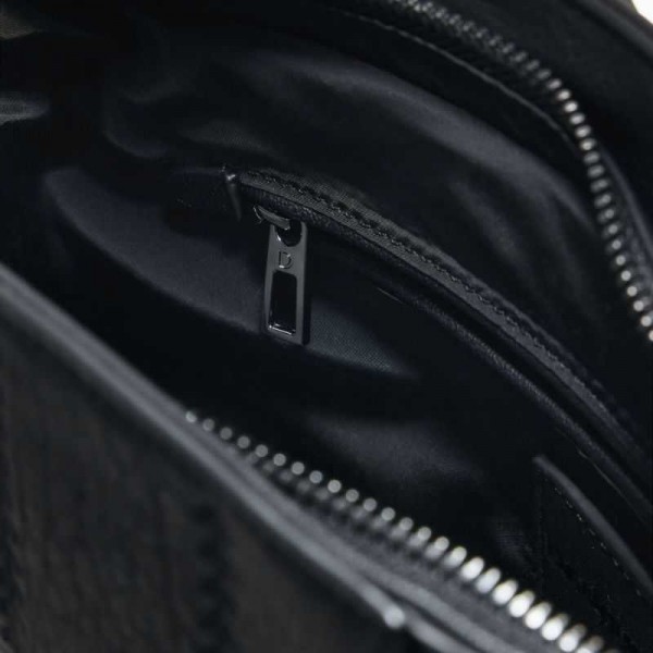 Desigual - Sac à dos noir clouté... Desigual - Sac à dos noir clouté...