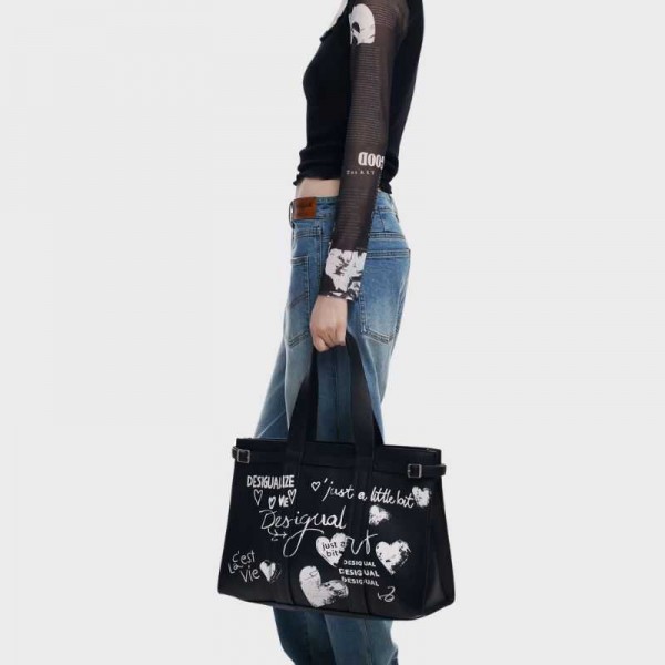 Desigual - Sac cabas noir écriture... Desigual - Sac cabas noir écriture...