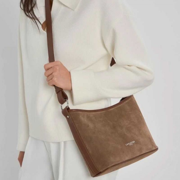 Lancaster - Sac seau en cuir suède...