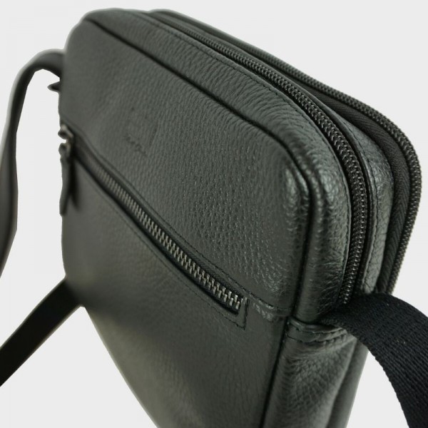 Eliott Clarke - Sacoche en cuir... Eliott Clarke - Sacoche en cuir...