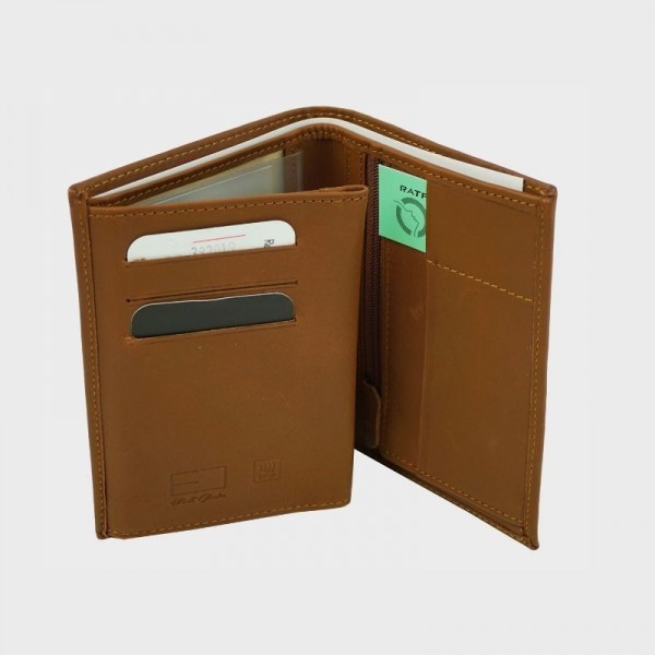 Eliott Clarke - Grand portefeuille en... Eliott Clarke - Grand portefeuille en...