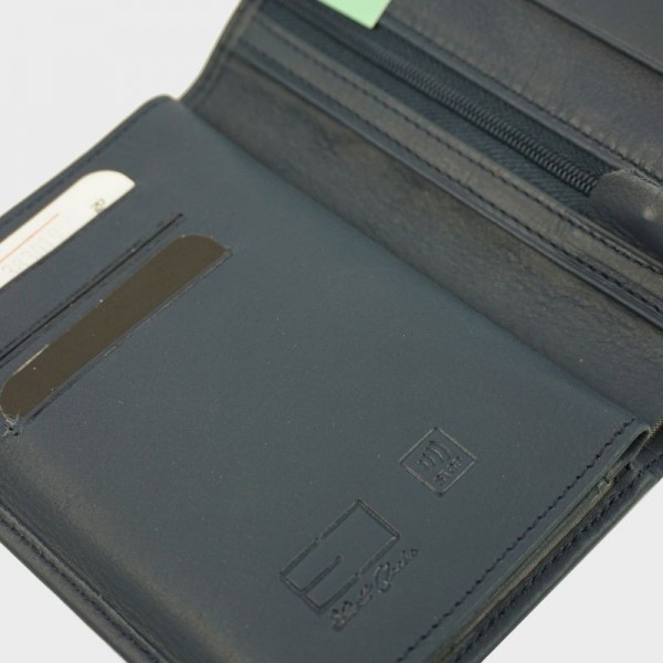 Eliott Clarke - Grand portefeuille en... Eliott Clarke - Grand portefeuille en...